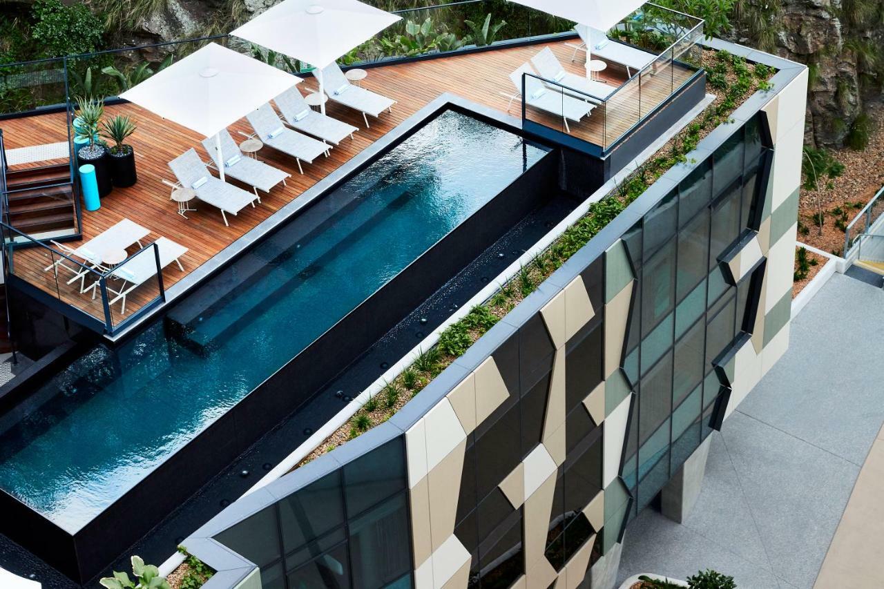 Crystalbrook Vincent Hotel Brisbane Exterior foto The hotel's rooftop pool
