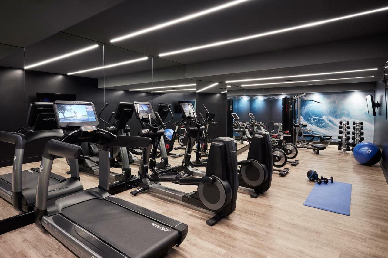 Crystalbrook Vincent Hotel Brisbane Exterior foto The gym at the hotel